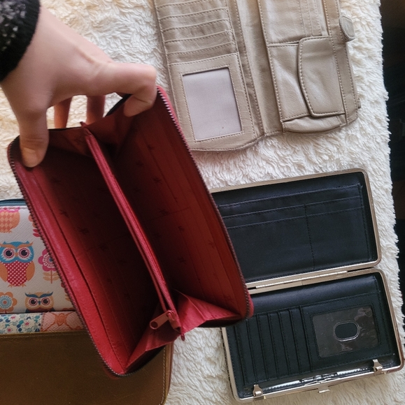 5 Wallet lot. - Picture 3 of 4